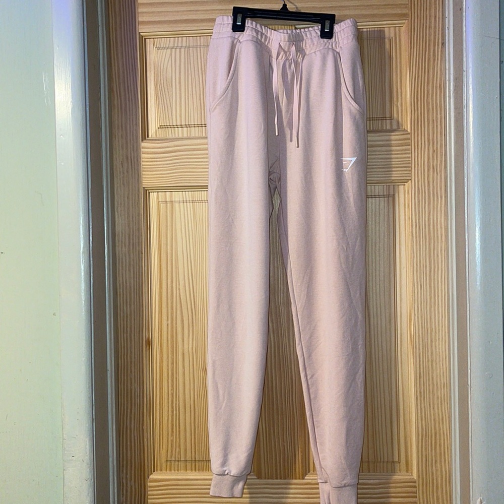 Light pink Gymshark sweats xs